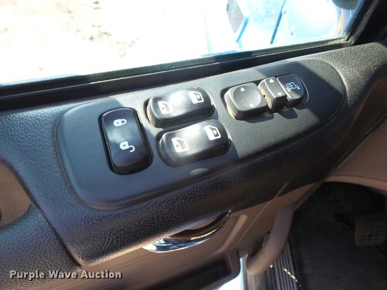 image for item DC5303 2012 Peterbilt 386 semi truck