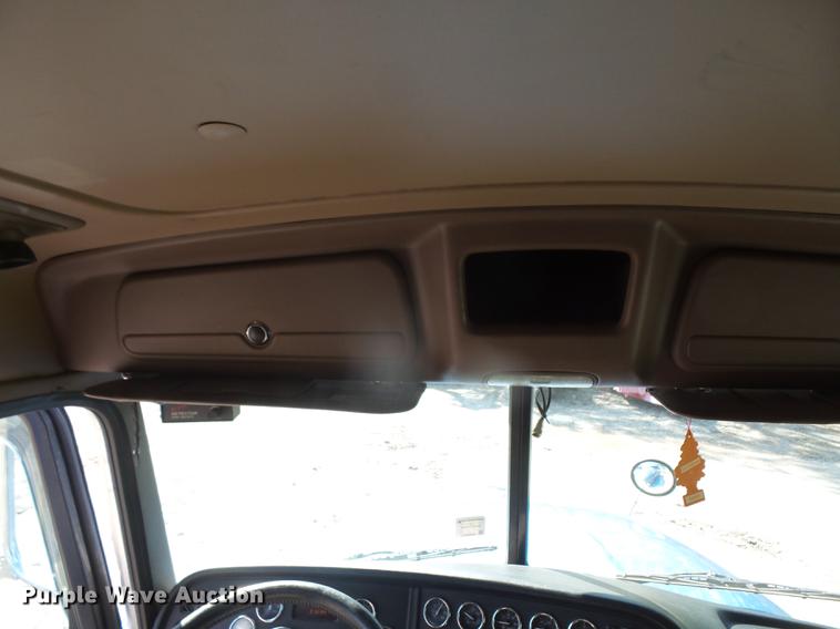 image for item DC5303 2012 Peterbilt 386 semi truck