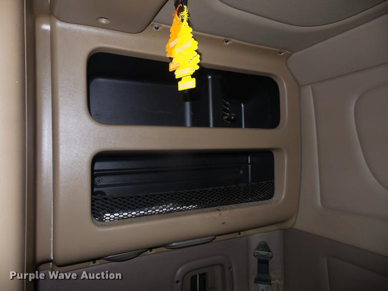 image for item DC5303 2012 Peterbilt 386 semi truck