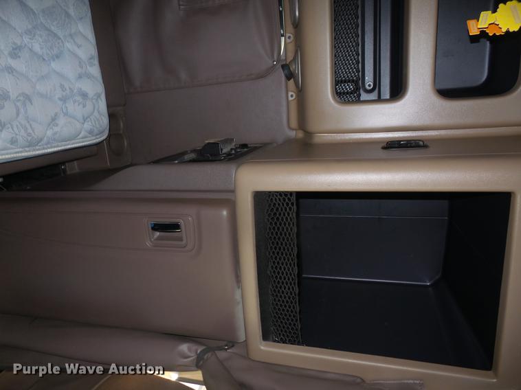 image for item DC5303 2012 Peterbilt 386 semi truck