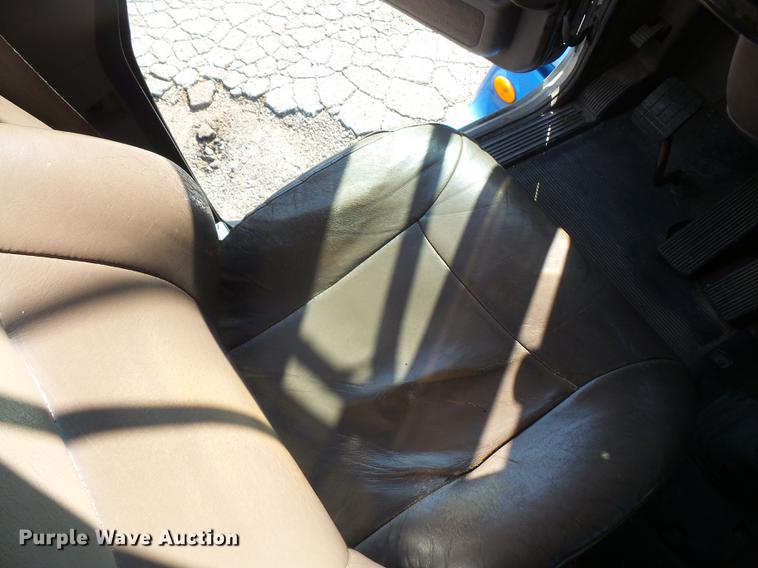 image for item DC5303 2012 Peterbilt 386 semi truck