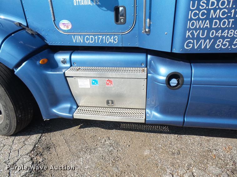 image for item DC5303 2012 Peterbilt 386 semi truck