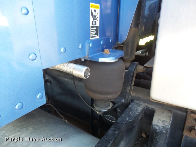 image for item DC5303 2012 Peterbilt 386 semi truck