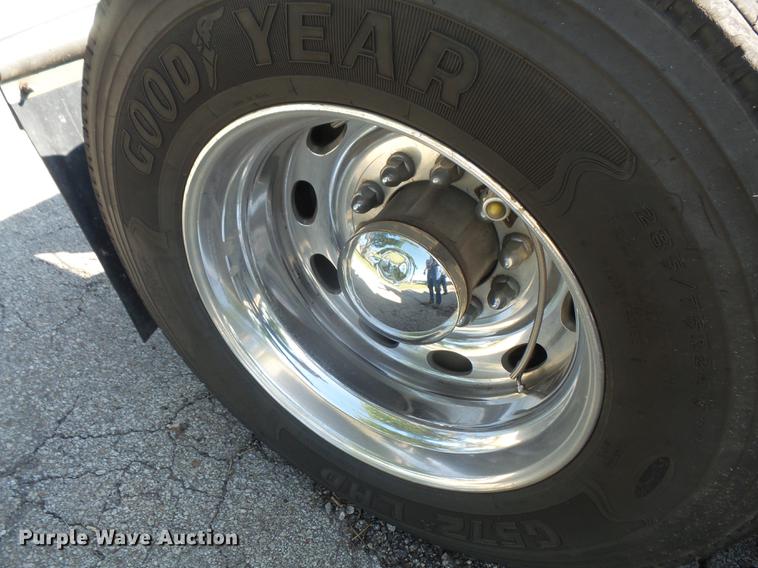 image for item DC5303 2012 Peterbilt 386 semi truck