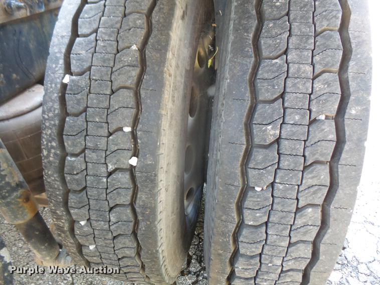 image for item DC5303 2012 Peterbilt 386 semi truck