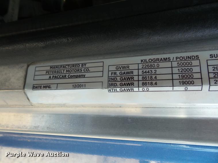 image for item DC5303 2012 Peterbilt 386 semi truck