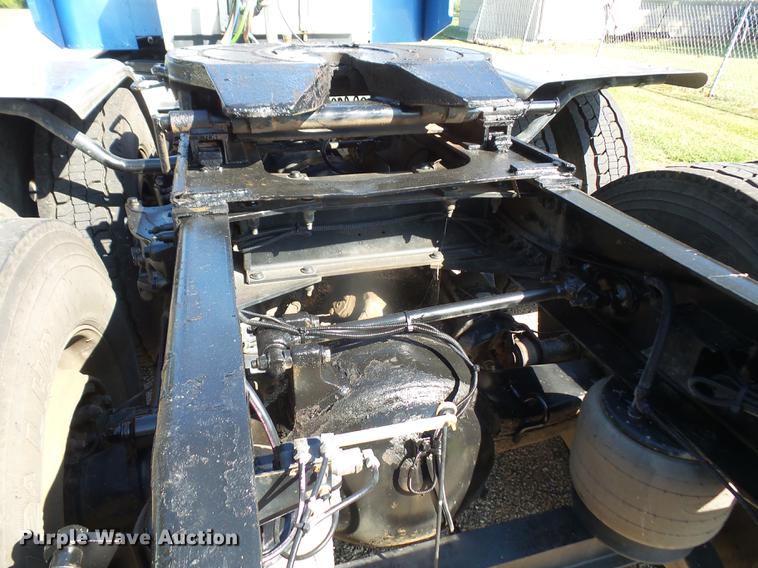 image for item DC5303 2012 Peterbilt 386 semi truck