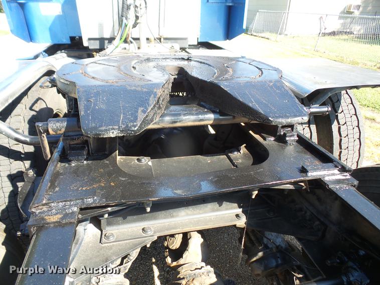 image for item DC5303 2012 Peterbilt 386 semi truck