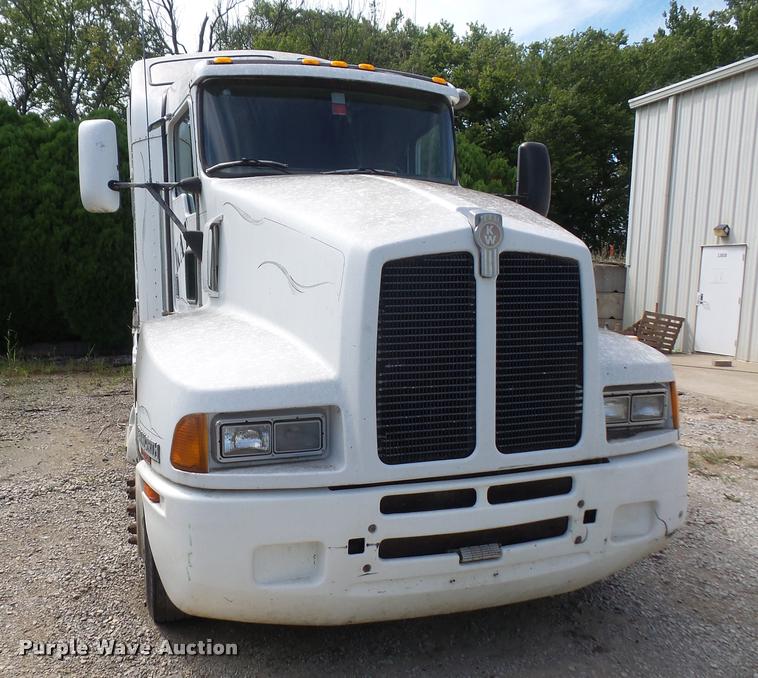 image for item DC5406 1996 Kenworth T600 semi truck