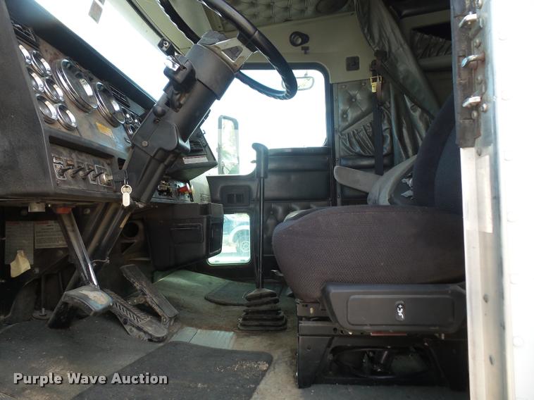 image for item DC5406 1996 Kenworth T600 semi truck