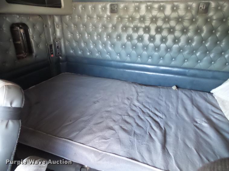 image for item DC5406 1996 Kenworth T600 semi truck