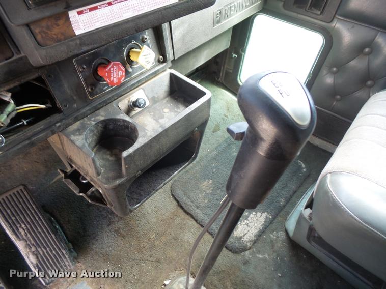 image for item DC5406 1996 Kenworth T600 semi truck