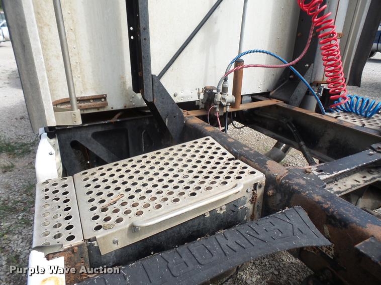 image for item DC5406 1996 Kenworth T600 semi truck