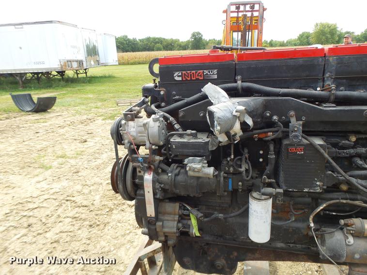 image for item DF9390 1999 Cummins N14 engine