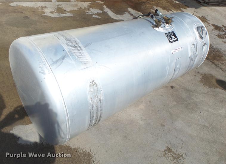 image for item DF9429 2003 aluminum fuel tank
