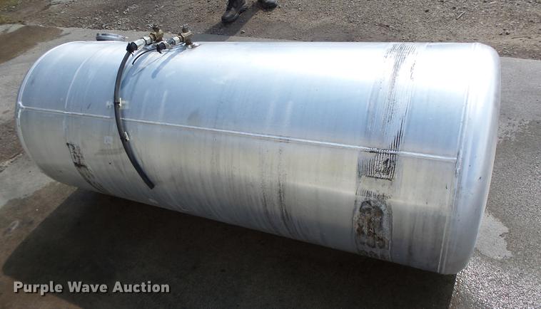 image for item DF9429 2003 aluminum fuel tank