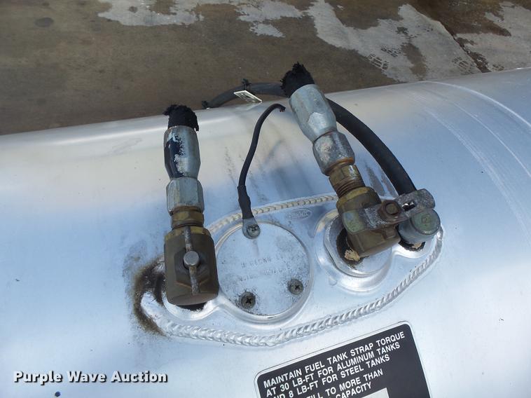 image for item DF9429 2003 aluminum fuel tank