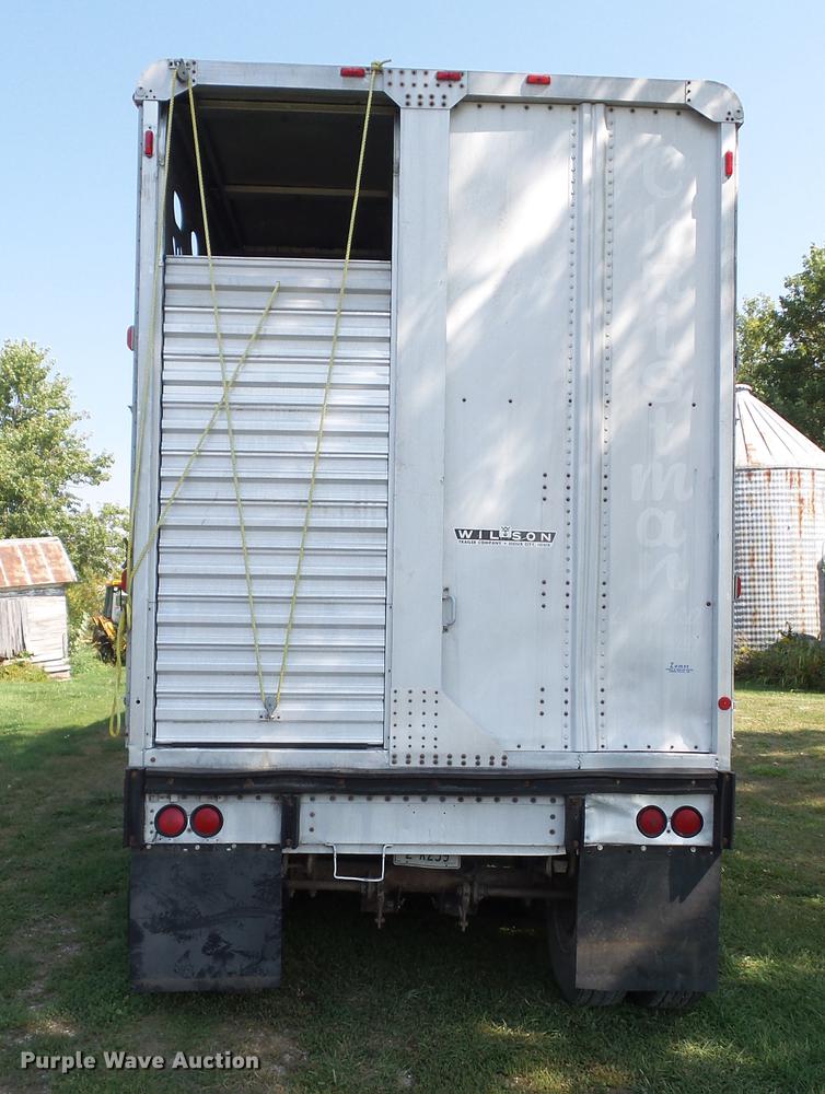 image for item DH9455 1985 Wilson PSDCL-102 livestock trailer