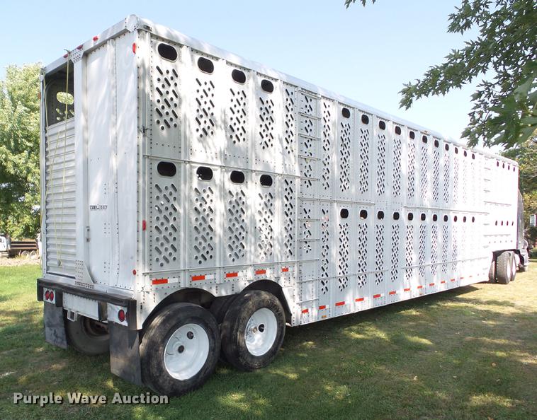 image for item DH9455 1985 Wilson PSDCL-102 livestock trailer