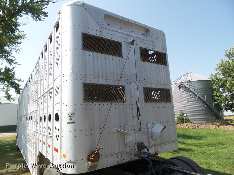 image for item DH9455 1985 Wilson PSDCL-102 livestock trailer