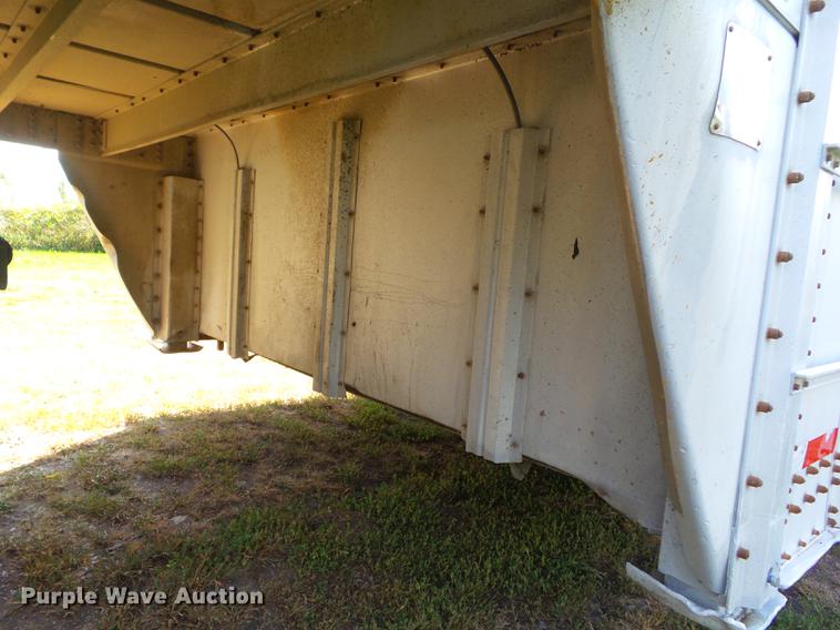 image for item DH9455 1985 Wilson PSDCL-102 livestock trailer