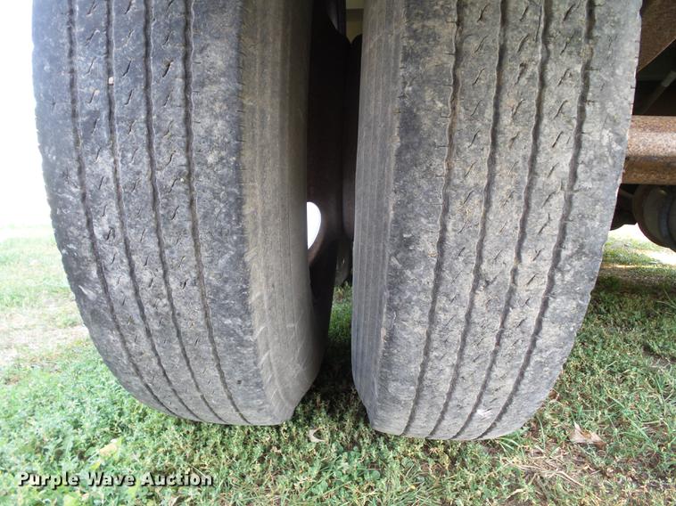 image for item DH9455 1985 Wilson PSDCL-102 livestock trailer
