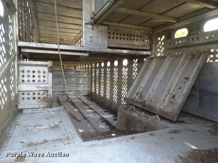 image for item DH9455 1985 Wilson PSDCL-102 livestock trailer