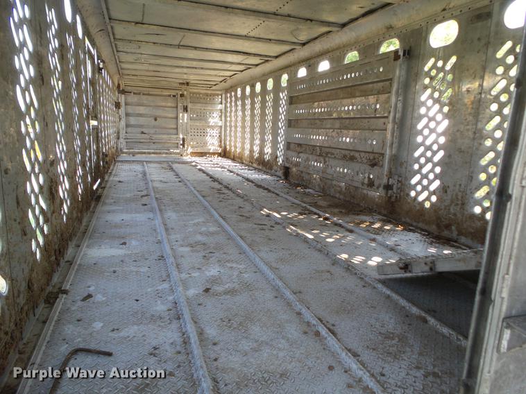 image for item DH9455 1985 Wilson PSDCL-102 livestock trailer