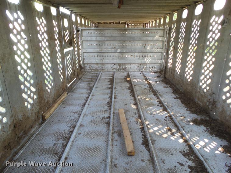 image for item DH9455 1985 Wilson PSDCL-102 livestock trailer