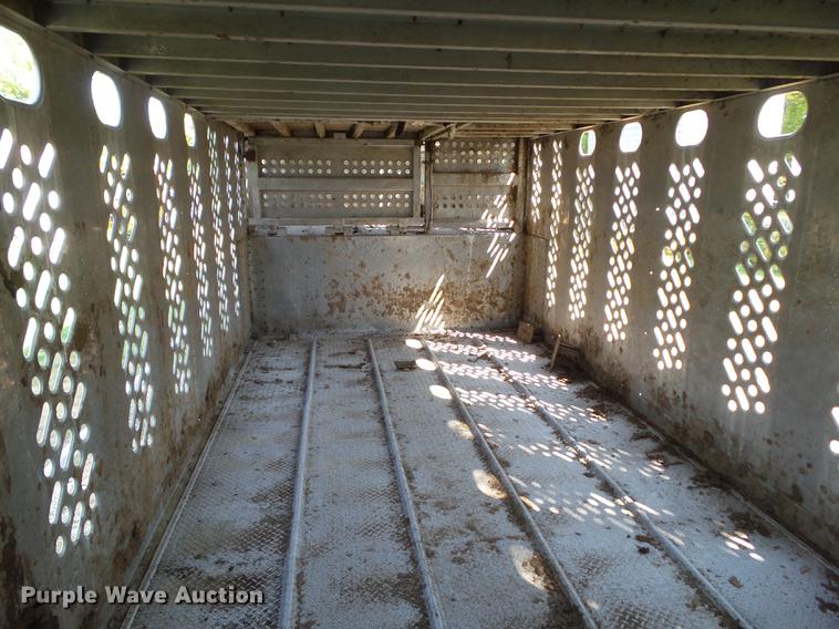 image for item DH9455 1985 Wilson PSDCL-102 livestock trailer