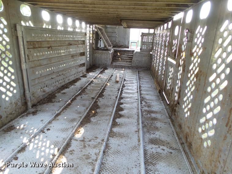 image for item DH9455 1985 Wilson PSDCL-102 livestock trailer