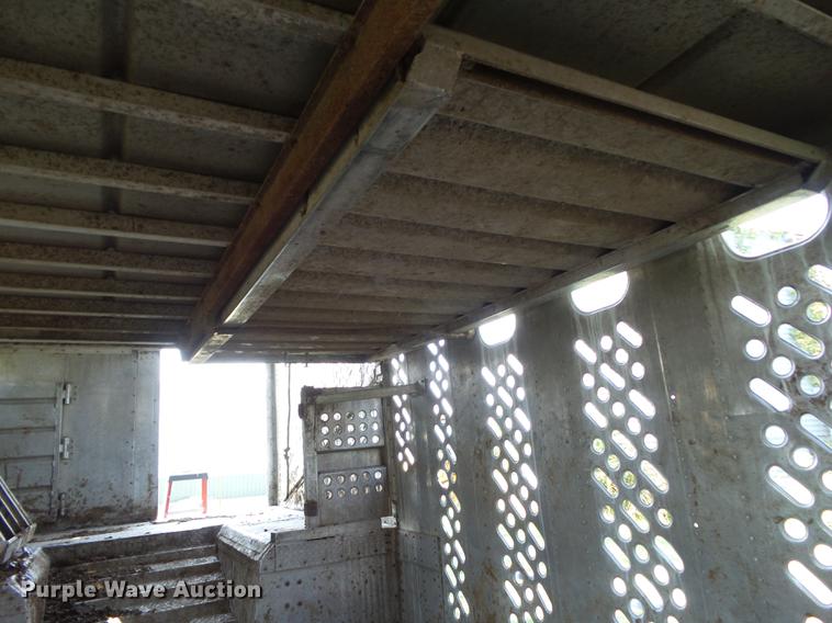 image for item DH9455 1985 Wilson PSDCL-102 livestock trailer