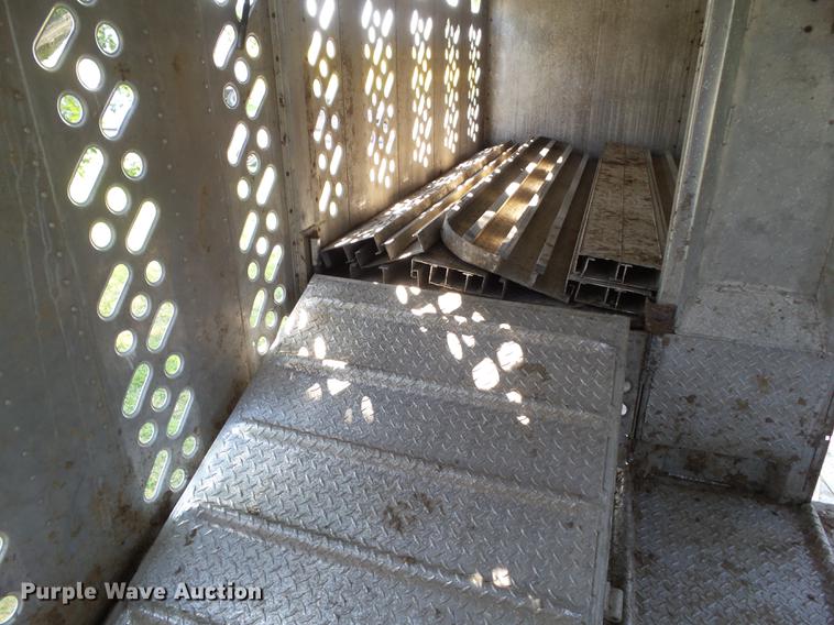 image for item DH9455 1985 Wilson PSDCL-102 livestock trailer