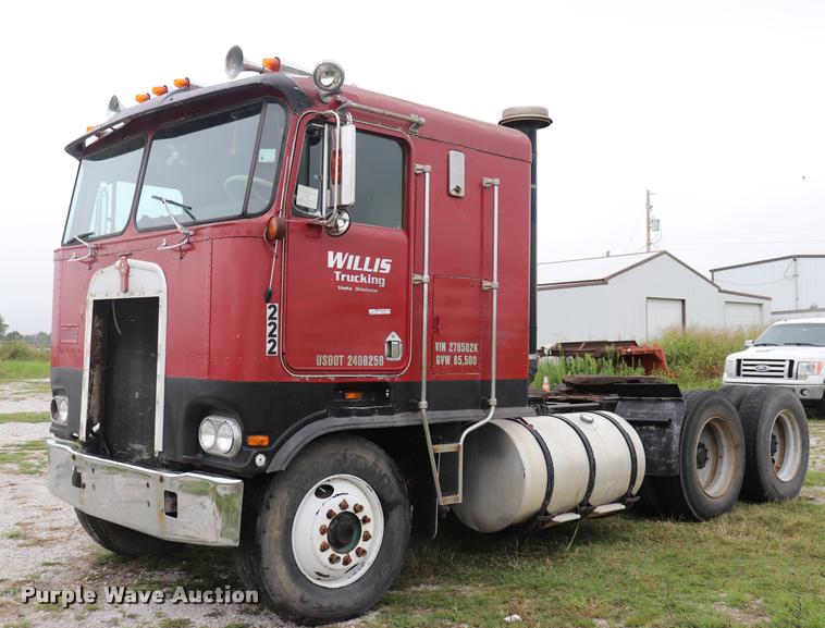 image for item DQ9445 1980 Kenworth semi truck