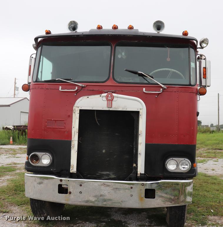 image for item DQ9445 1980 Kenworth semi truck