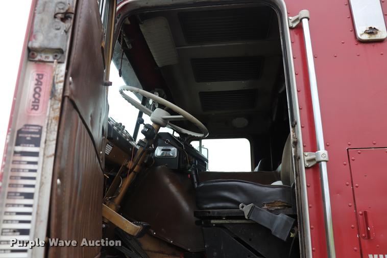 image for item DQ9445 1980 Kenworth semi truck