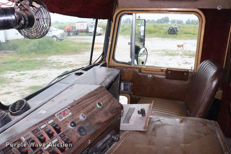 image for item DQ9445 1980 Kenworth semi truck