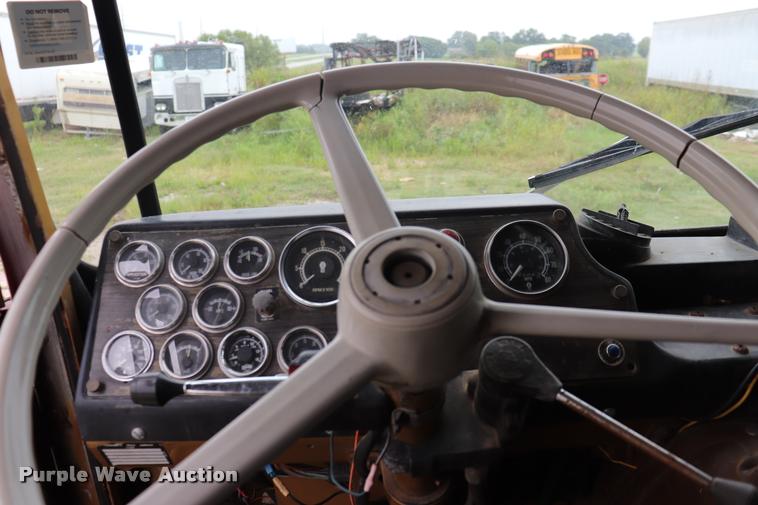 image for item DQ9445 1980 Kenworth semi truck