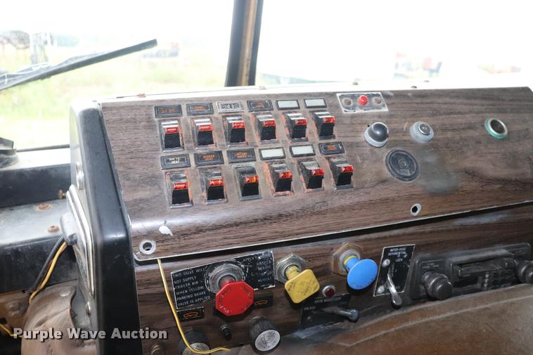 image for item DQ9445 1980 Kenworth semi truck