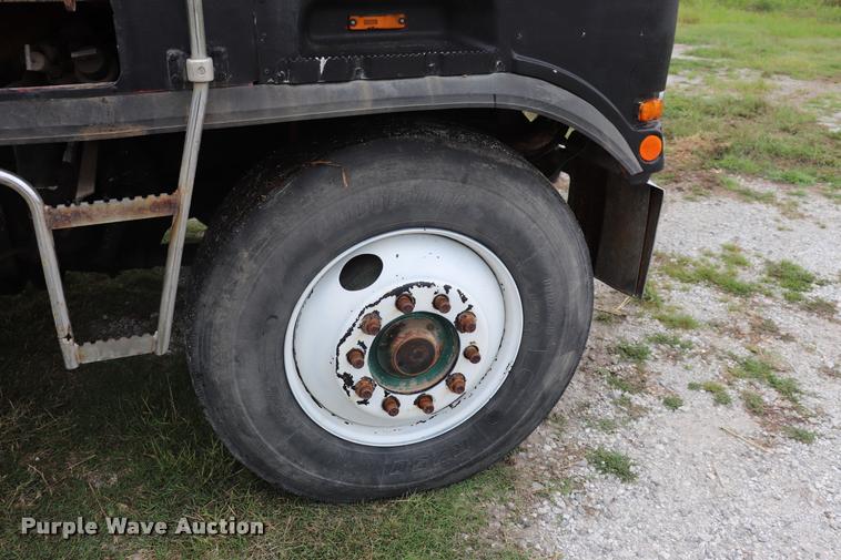 image for item DQ9445 1980 Kenworth semi truck