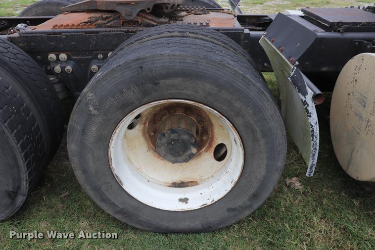 image for item DQ9445 1980 Kenworth semi truck