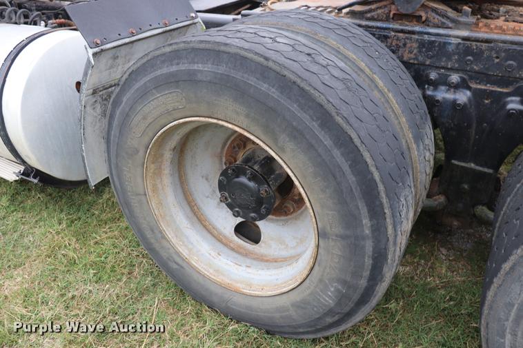 image for item DQ9445 1980 Kenworth semi truck