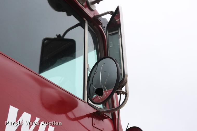 image for item DQ9445 1980 Kenworth semi truck