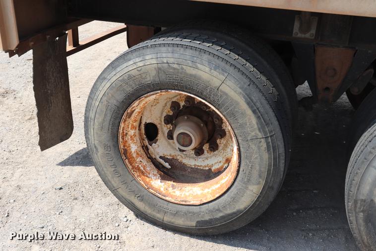 image for item ED9528 1995 Wilson CF-900 flatbed trailer