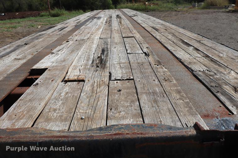 image for item ED9529 1991 Great Dane flatbed trailer