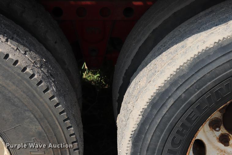 image for item ED9530 1974 Fontane FLTS flatbed trailer