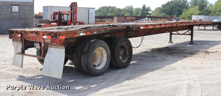 image for item ED9537 1992 Trail Mobile flatbed trailer