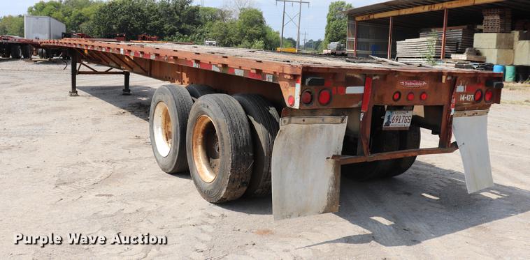 image for item ED9537 1992 Trail Mobile flatbed trailer