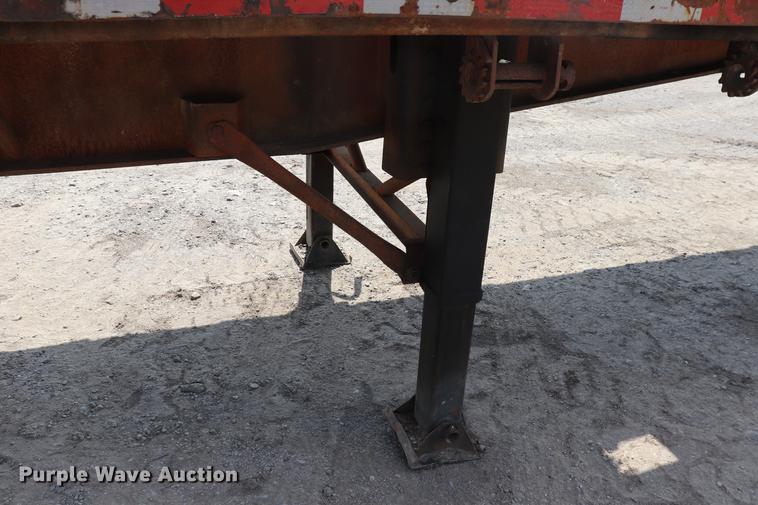 image for item ED9537 1992 Trail Mobile flatbed trailer