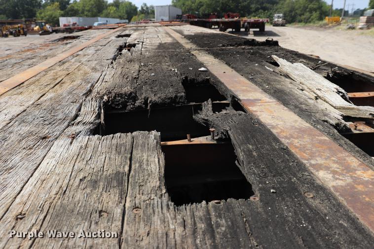 image for item ED9537 1992 Trail Mobile flatbed trailer